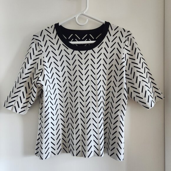 RW&Co White & Black Reversible Sweater / Skirt Set - Picture 7 of 9